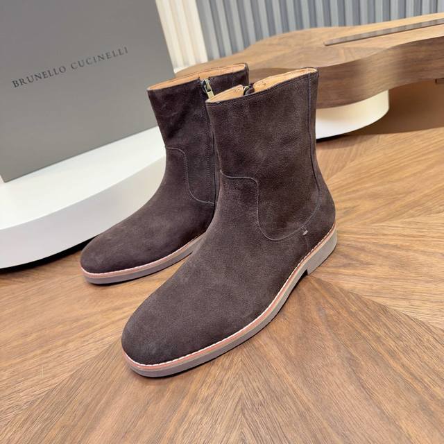 Bc 顶级 Size ：39-44 38.45可订做 2025Brunello Cucinelli 反绒皮切尔西靴选用高品质头层胎牛绒，柔软细腻，质感满分。经典