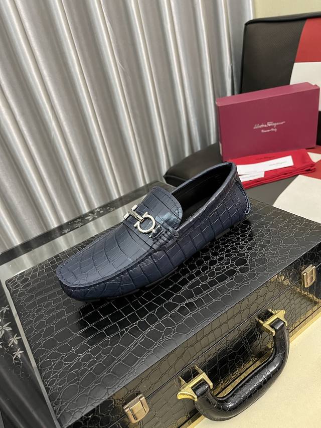 出厂价Pp： 菲拉格慕 新款豆豆鞋、专柜一比一制作原单品质、进口牛皮鞋面皮垫里原版橡胶大底、｛高品质看得见｝码数：38-44