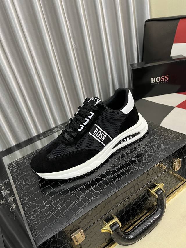 出厂价Pp： Boos 男鞋休闲鞋原单品质鞋面采用进口小牛皮，超透气舒适内里做工精细，高端大气。有时尚典范造型。发泡透明耐磨大底，穿着舒适，值得拥有。码数：38