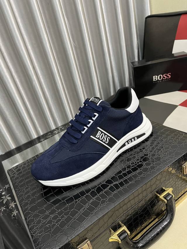 出厂价Pp： Boos 男鞋休闲鞋原单品质鞋面采用进口小牛皮，超透气舒适内里做工精细，高端大气。有时尚典范造型。发泡透明耐磨大底，穿着舒适，值得拥有。码数：38