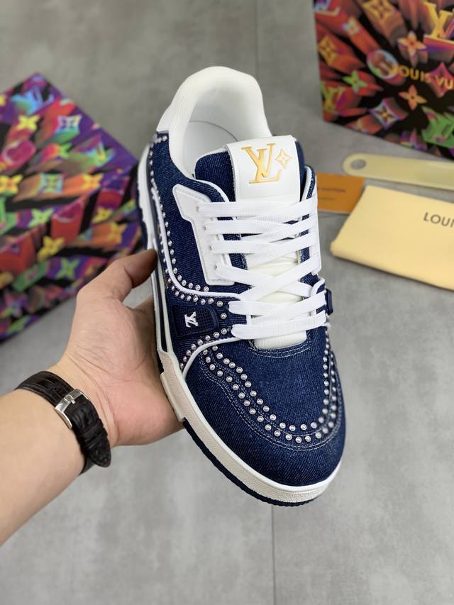 工厂P价P 实价 Louis Vuitton 原单 新款Lv路易威登 * Lv经典潮鞋！选用进口原版牛皮 水染牛皮内里.最新款原版耐磨橡胶组合大底！高品质精品！