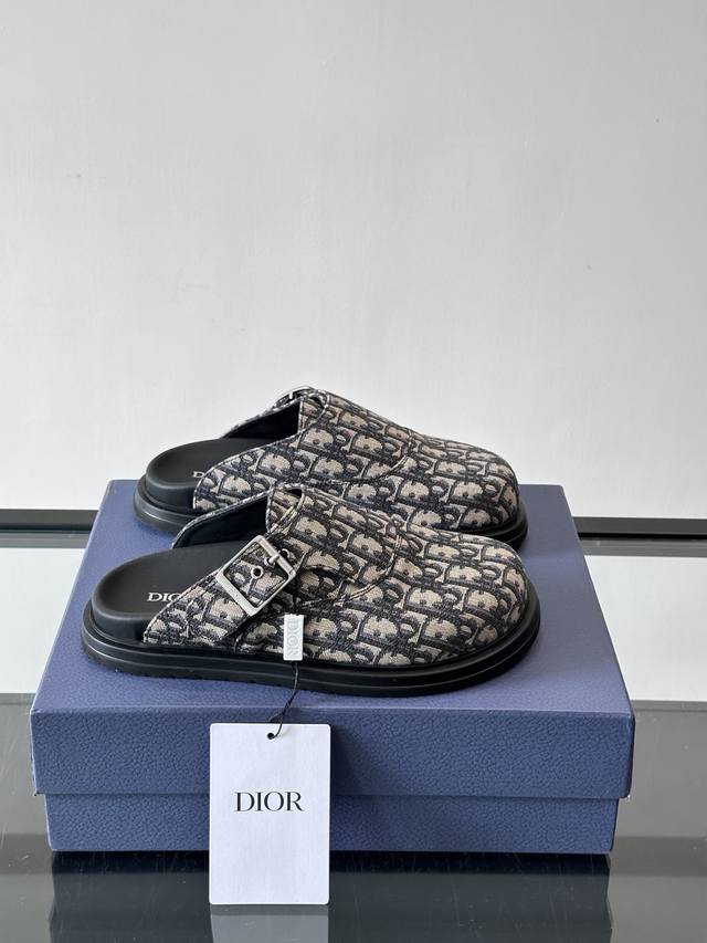 顶级代购 迪 炸街男神半拖专柜同步，鞋面意大利进口D标志布面料，高品质复杂拼接工艺品，鞋底：原厂特供原版底，独家活动成型底超级舒适，原厂跟单货，高品质，可随意进