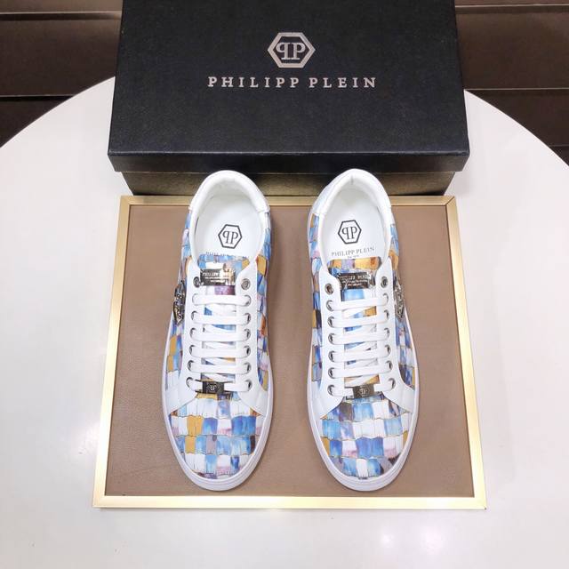 工厂P批 Philipp Piein 全羊皮内里 菲利普普萊茵 官网最新款原版开模，面料：原版头层粒面小牛皮，原版五金轱辘头，裡料：羊皮内里 做工精细，完美楦型