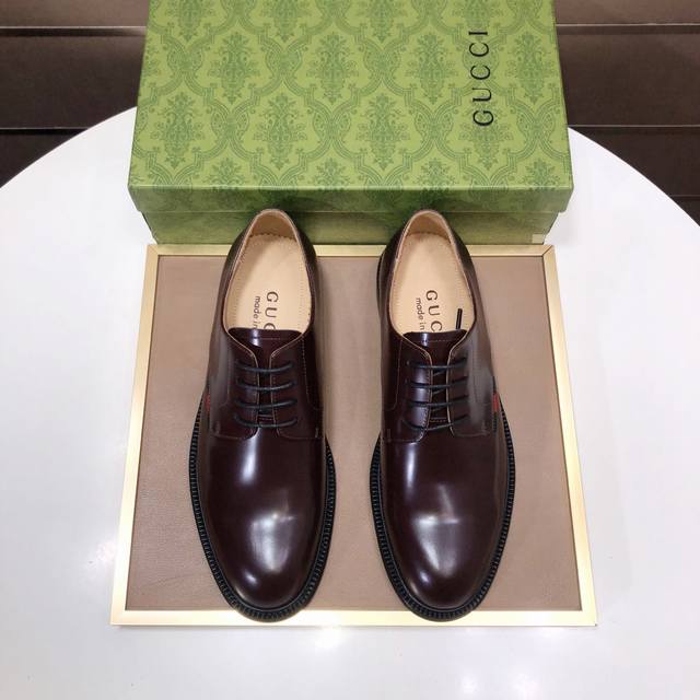 工厂P批 意大利顶级奢侈男鞋巨头 Gucci 古奇 全牛皮内里 新款报到原汁原味的欧式风格 赏心悦目为了让鞋子更加耐用不变形制作继续沿用传统做法 但仍然不乏创新