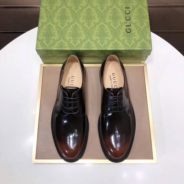 工厂P批 意大利顶级奢侈男鞋巨头 Gucci 古奇 全牛皮内里 新款报到原汁原味的欧式风格 赏心悦目为了让鞋子更加耐用不变形制作继续沿用传统做法 但仍然不乏创新