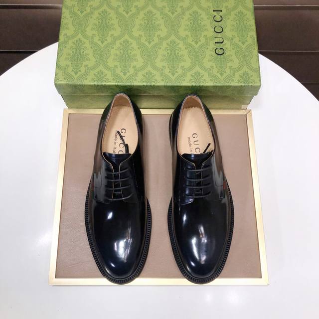 工厂P批 意大利顶级奢侈男鞋巨头 Gucci 古奇 全牛皮内里 新款报到原汁原味的欧式风格 赏心悦目为了让鞋子更加耐用不变形制作继续沿用传统做法 但仍然不乏创新