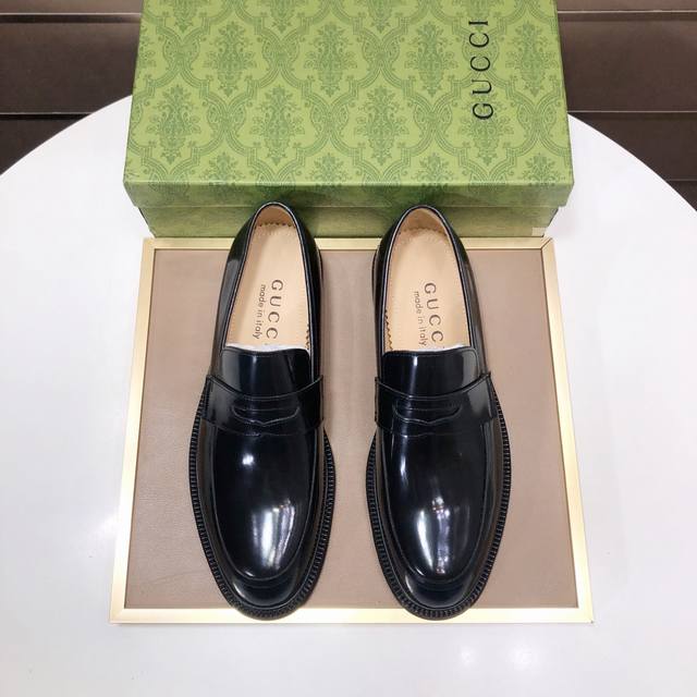 工厂P批 意大利顶级奢侈男鞋巨头 Gucci 古奇 全牛皮内里 新款报到原汁原味的欧式风格 赏心悦目为了让鞋子更加耐用不变形制作继续沿用传统做法 但仍然不乏创新