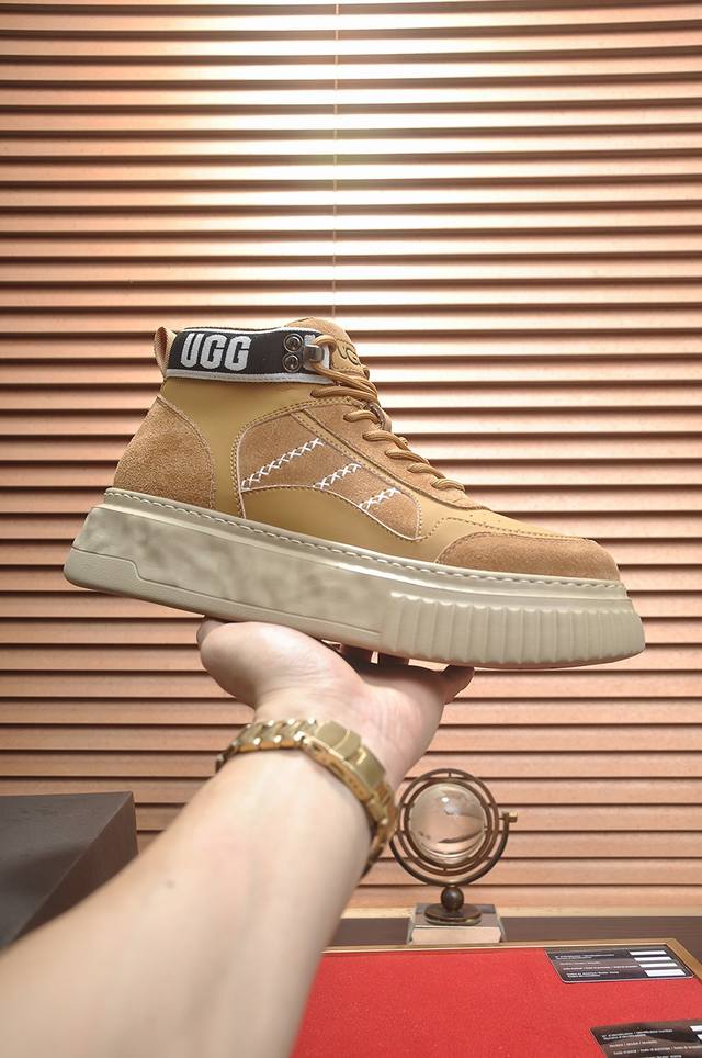 出厂价P Ugg 全羊毛内里 顶级高端品质皮毛一体保暖雪地靴来自澳洲温暖奢侈品牌男鞋，Ugg-5877官网同步、采用进口牛皮制作，精心缝制而成..进口橡胶发泡大