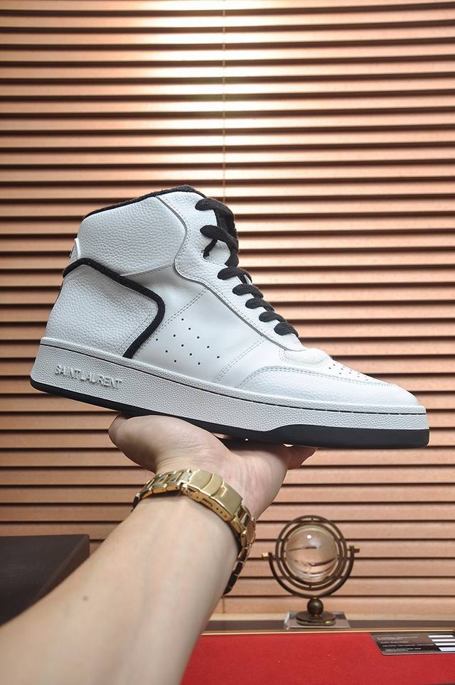 出厂价P Saint Laurent圣罗兰 官方网一比一品牌 原单 时尚男鞋 -材质，鞋面进口牛皮，-内里垫脚均用进口牛皮，-原版真皮大底-时尚潮流元素，个性潮