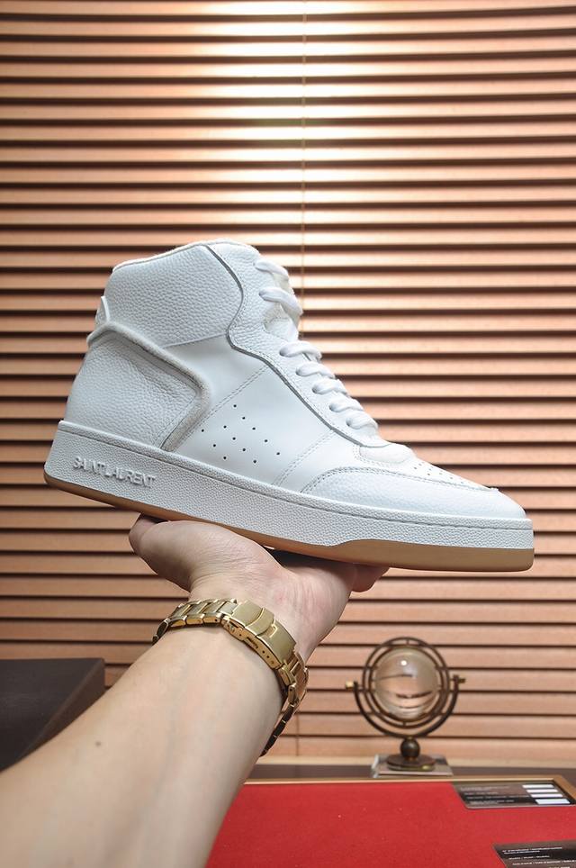 出厂价P Saint Laurent圣罗兰 官方网一比一品牌 原单 时尚男鞋 -材质，鞋面进口牛皮，-内里垫脚均用进口牛皮，-原版真皮大底-时尚潮流元素，个性潮