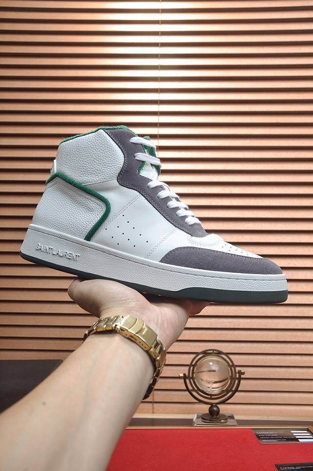 出厂价P Saint Laurent圣罗兰 官方网一比一品牌 原单 时尚男鞋 -材质，鞋面进口牛皮，-内里垫脚均用进口牛皮，-原版真皮大底-时尚潮流元素，个性潮