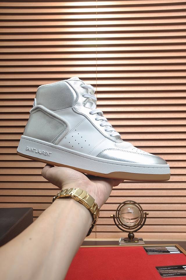 出厂价P Saint Laurent圣罗兰 官方网一比一品牌 原单 时尚男鞋 -材质，鞋面进口牛皮，-内里垫脚均用进口牛皮，-原版真皮大底-时尚潮流元素，个性潮