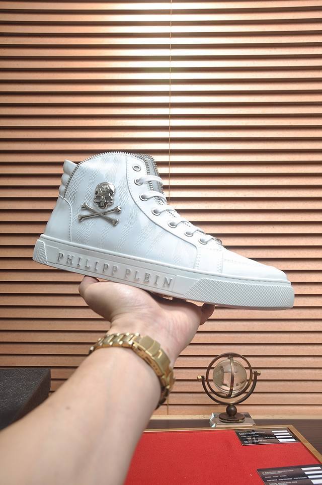 出厂价P Philipp Piein 全羊皮内里 菲利普普萊茵 官网最新款高帮原版开模，面料：原版头层粒面小牛皮，原版五金轱辘头，裡料：羊皮内里 做工精细，完美