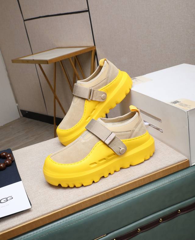 出厂价P 全真羊毛内里 假一赔十 请注意 原单品质 比较毛料的厚度爆款Ugg 来自澳洲温暖奢侈品牌男鞋，官网同步、贝克汉姆男款..，采用进口头层打蜡牛皮制作，鞋