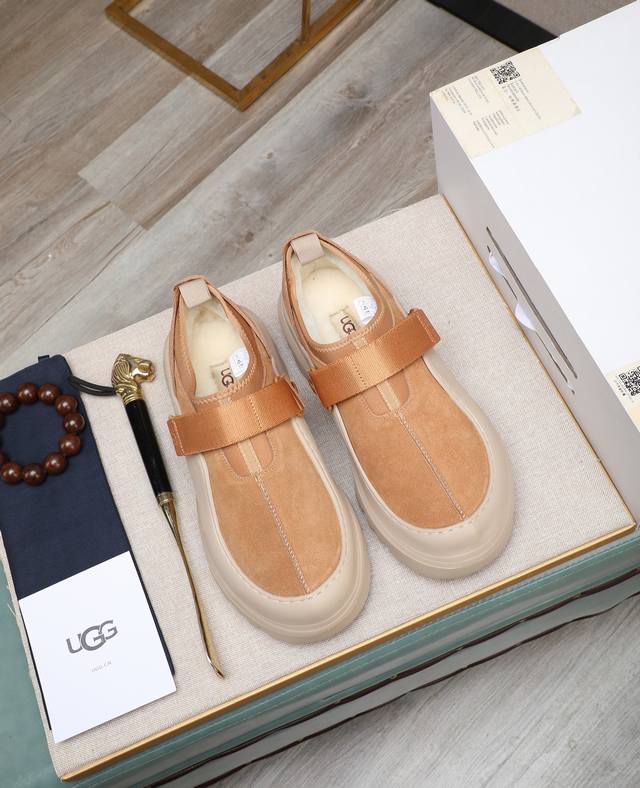 出厂价P 全真羊毛内里 假一赔十 请注意 原单品质 比较毛料的厚度爆款Ugg 来自澳洲温暖奢侈品牌男鞋，官网同步、贝克汉姆男款..，采用进口头层打蜡牛皮制作，鞋