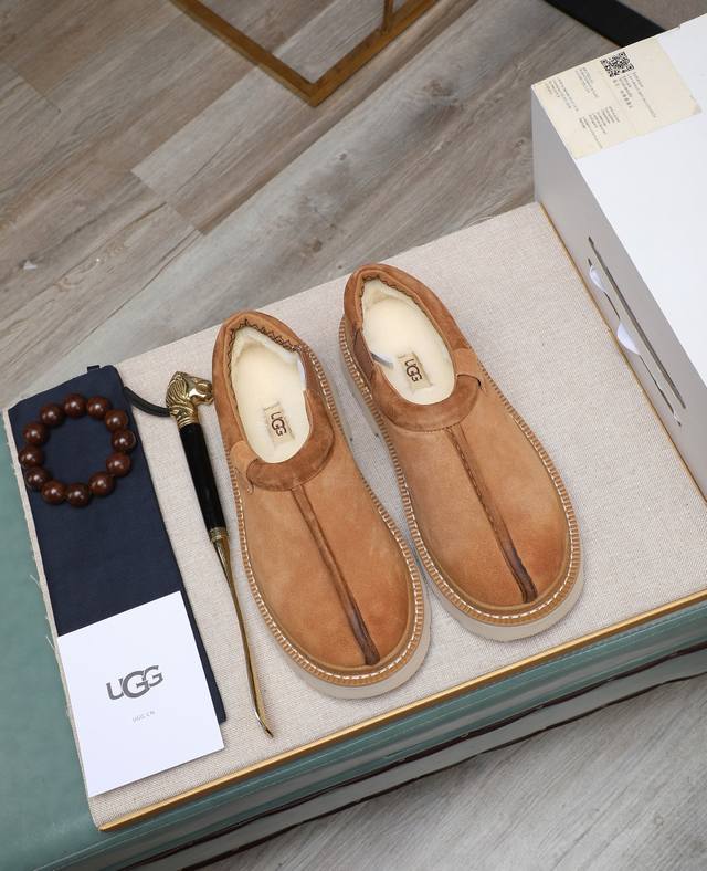 出厂价P 全真羊毛内里 假一赔十 请注意 原单品质 比较毛料的厚度爆款Ugg 来自澳洲温暖奢侈品牌男鞋，官网同步、贝克汉姆男款..，采用进口头层打蜡牛皮制作，鞋