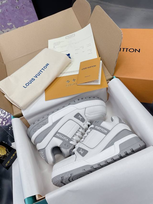 Lv胖丁 新颜色 目前此版本只做Zp上市的 最高还原所有细节 、包装 Lvtrainer小胖丁 最新升级版本 原版一致 独家开模 市场天花板级 欢迎对比 对版私