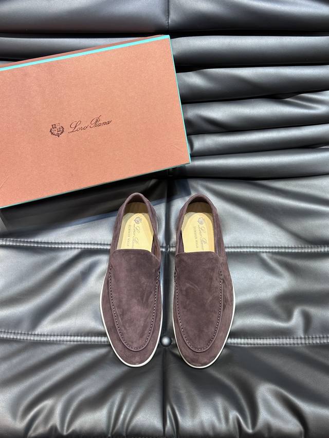 Loro Pian'* 情侣款经典Lp顶级版本 英伦平底乐福鞋，老钱风必备单品，极简的设计吸睛耐看，穿搭加分项呀 软乎乎的脚感质感出众，不会磨脚就很Nice搭配