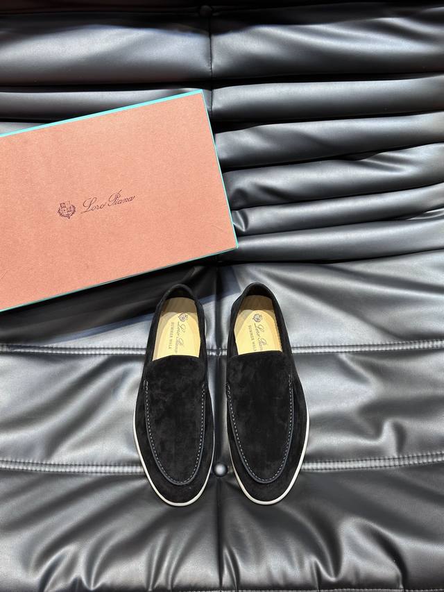 Loro Pian'* 情侣款经典Lp顶级版本 英伦平底乐福鞋，老钱风必备单品，极简的设计吸睛耐看，穿搭加分项呀 软乎乎的脚感质感出众，不会磨脚就很Nice搭配
