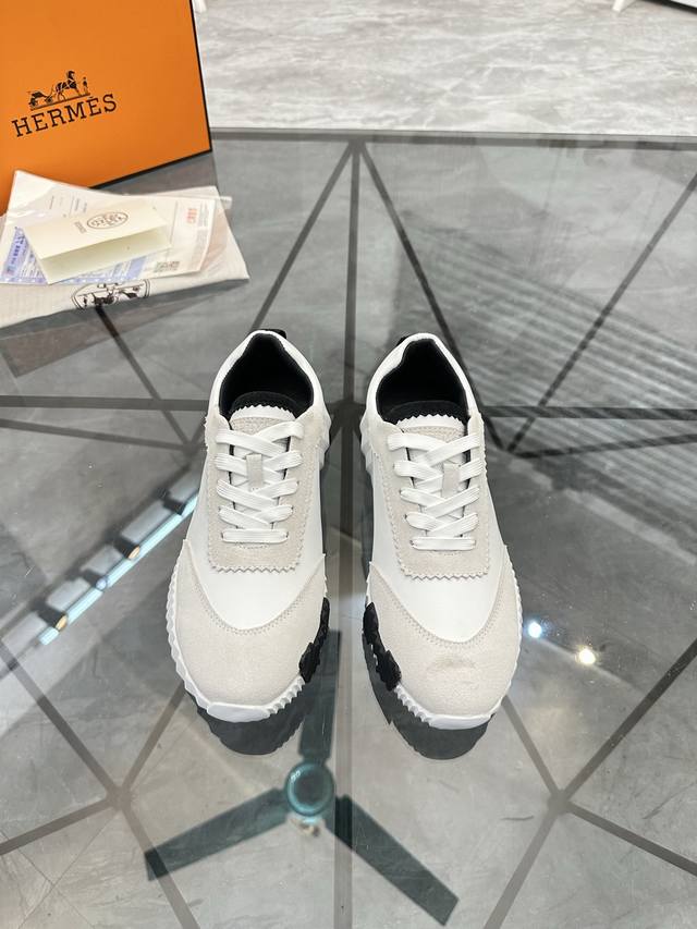 售 价: P 广州货 商品商标: Hermè* 爱马仕* 低帮休闲鞋 正码码数: 35-45. 可订做46 情侣款 商品材料：鞋面进口牛皮拼接磨砂皮，羊皮内里，