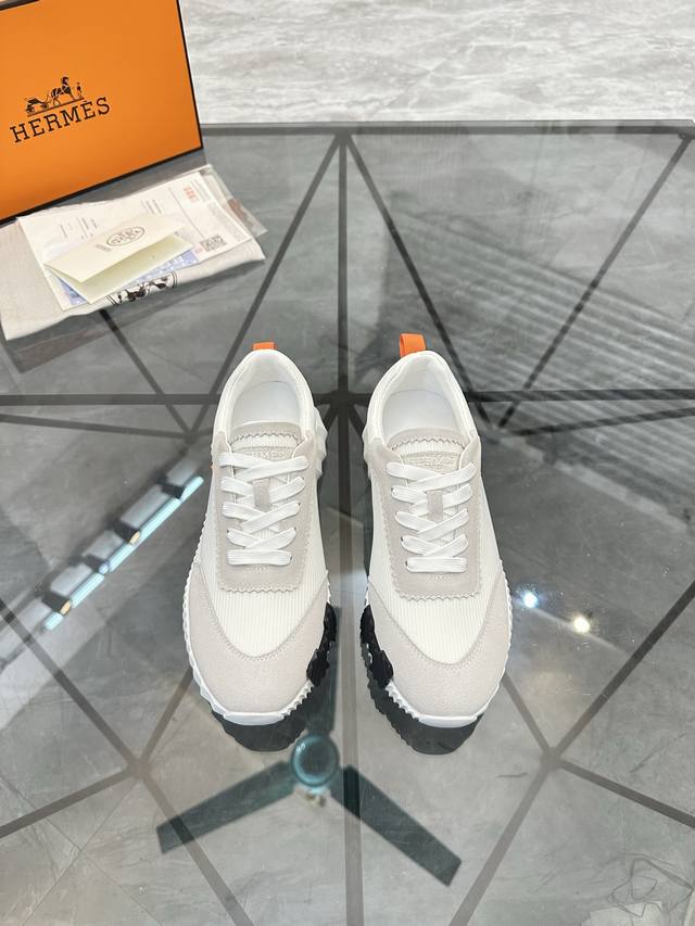 售 价: P 广州货 商品商标: Hermè* 爱马仕* 低帮休闲鞋 正码码数: 35-45. 可订做46 情侣款 商品材料：鞋面专柜原版飞织拼接头层真皮，羊皮