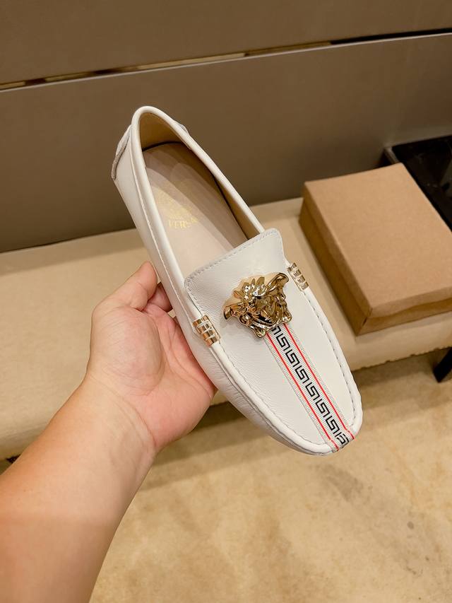 实价，范思哲官网旗舰店新款，鞋面原版牛皮+性感美灶莎头像，男士的最爱，舒适透气牛里 真材实料 ，原版进口耐磨橡胶底， 采用精湛工艺，鞋面好看奢华，男士心备佳品，