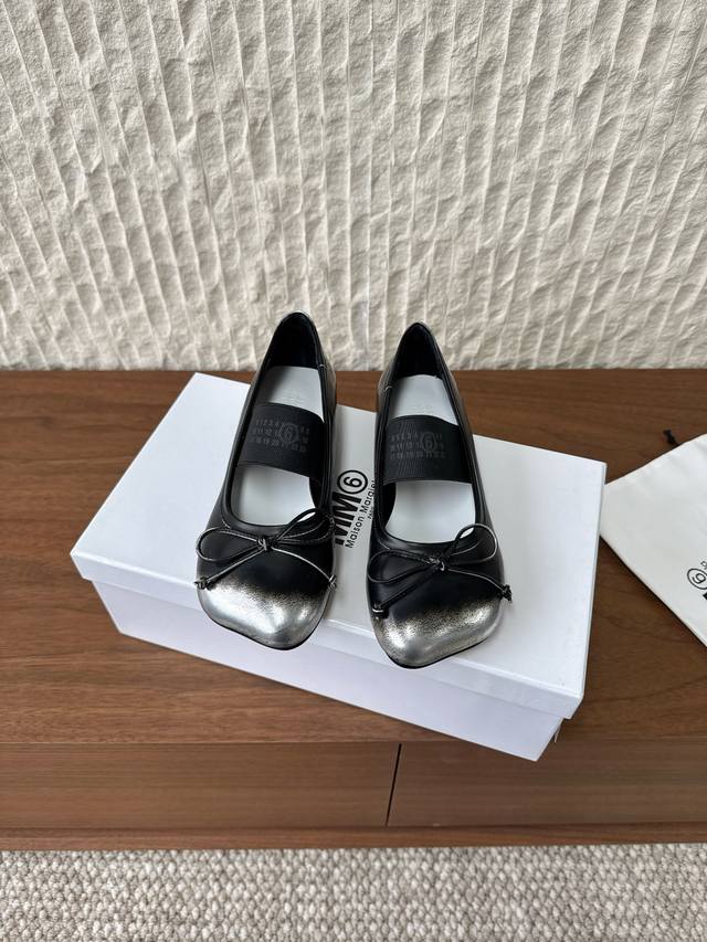 G279 Maison Marginala 马吉拉 25Ss秋冬新款 平底 苹果头 玛丽珍 芭蕾舞鞋 单鞋 太棒了的版本 非常不好做！马吉拉分趾鞋又被推到风口啦