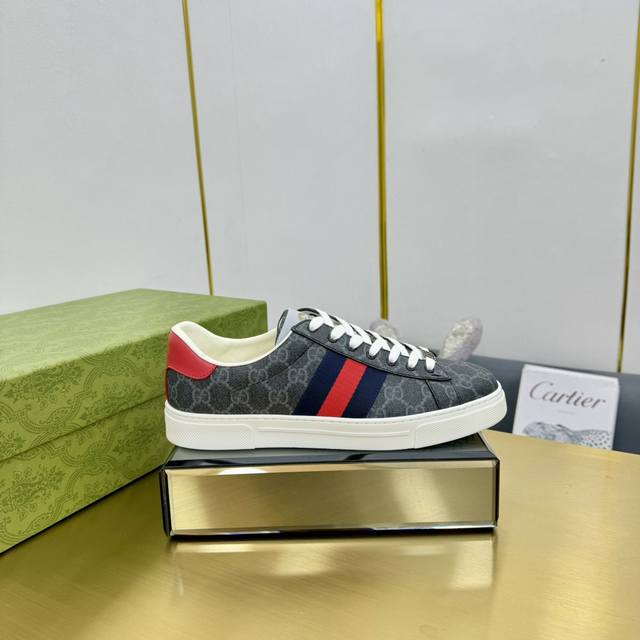 新版P 男+50 顶级版本Gucci 早春古驰G家 小白鞋最新爆款Mac80 运动鞋 情侣款 休闲 复古 做旧 脏脏鞋 小脏鞋 小白鞋 原版购入开发 做货 古驰