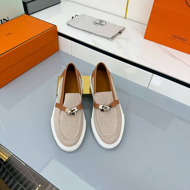 女码 ,男码420 情侣款 Hermes 爱马仕 25Ss新款Loop Sneaker情侣款皮革休闲运动鞋原版购入代购级别材质与工艺采用原版进口小牛皮 麂皮 降