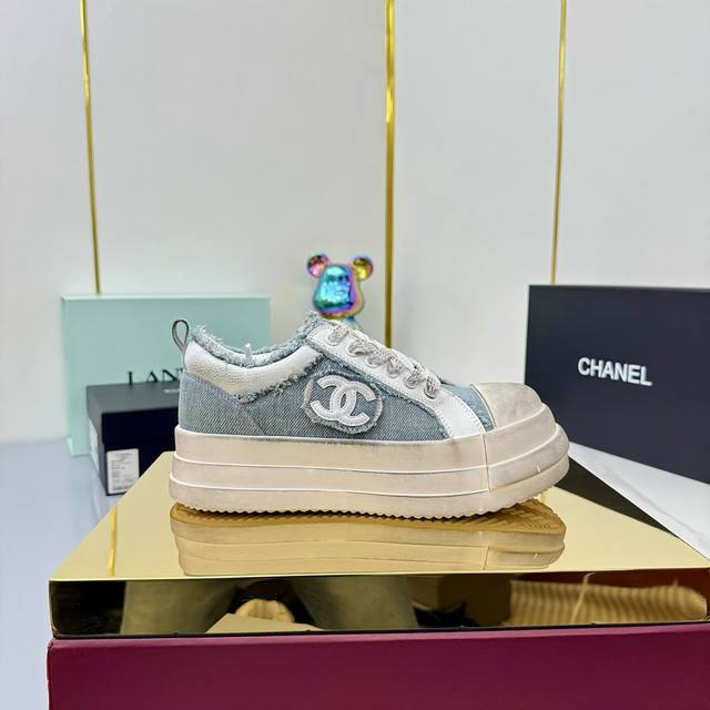 香奈儿面包鞋 ～原版小牛皮熊猫鞋 Chanel 香奈儿 25C 最新爆款 熊猫 黑白 运动鞋 休闲板鞋 小香 爆款单品 经典黑白 熊猫配色 Coco女孩必要入款