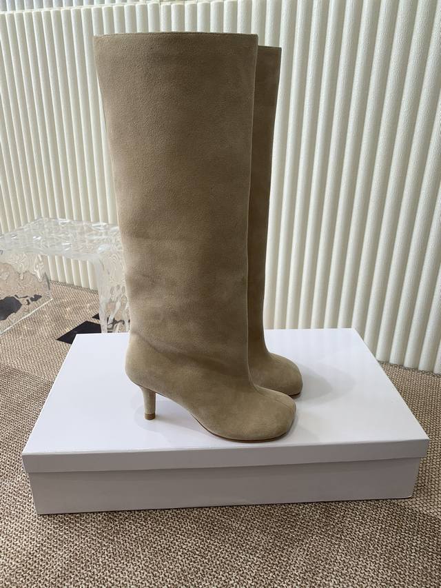 Maison Margiela玛吉拉麂皮宽筒直筒长靴不过膝 秋冬新细高跟高筒靴 Mm6家Tabi分趾鞋靴 秋冬新品最高版本买手代购完美分 趾Tabi靴原版开模双