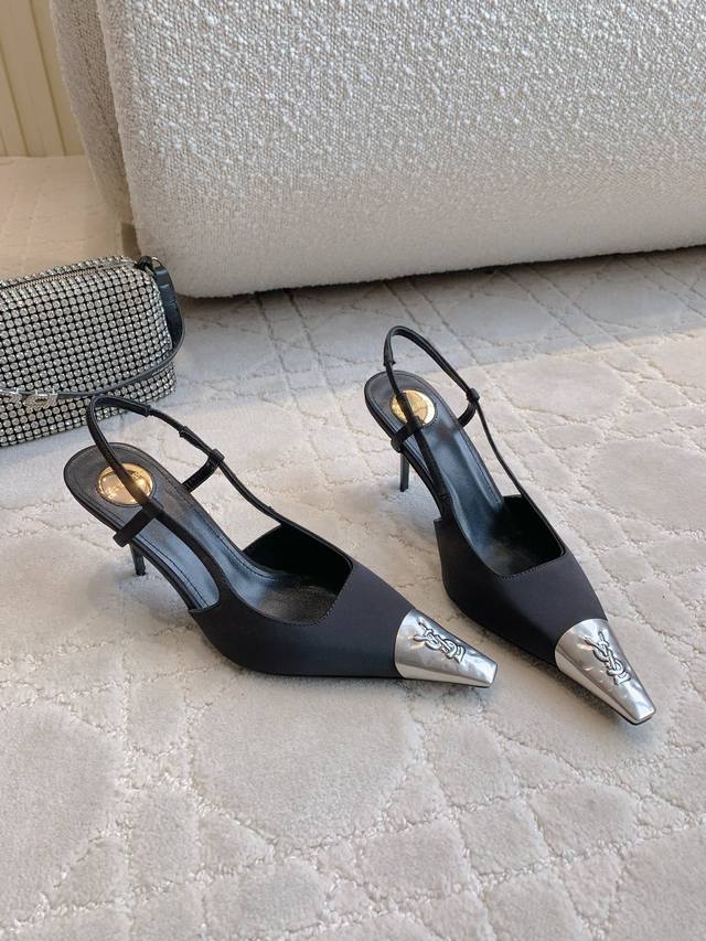 出厂价P Saint Lauren* Ysl 杨树林新款尖头后空鞋 新款黑银配色 更显高级质感 小姐姐的美丽尤物高跟鞋 优雅迷人性感 女人味十足 鞋面小牛皮 真