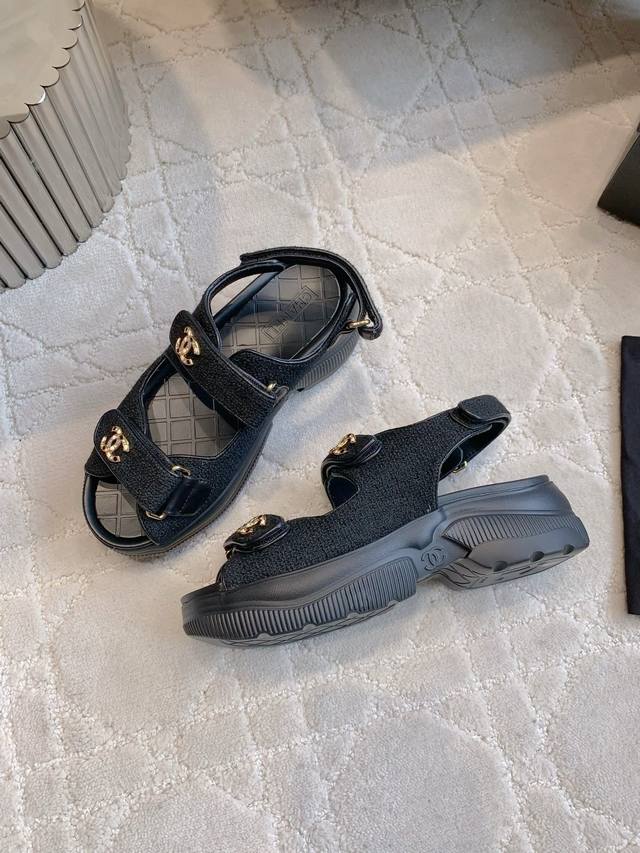 布面 皮面 Chane*新款魔术贴厚底凉鞋 顶级品质！简约百搭单品 国内外明星网红的超爱！ 鞋面小牛皮 粗花呢 Zp开模五金扣 内里羊皮 意原版开模大底 码数3