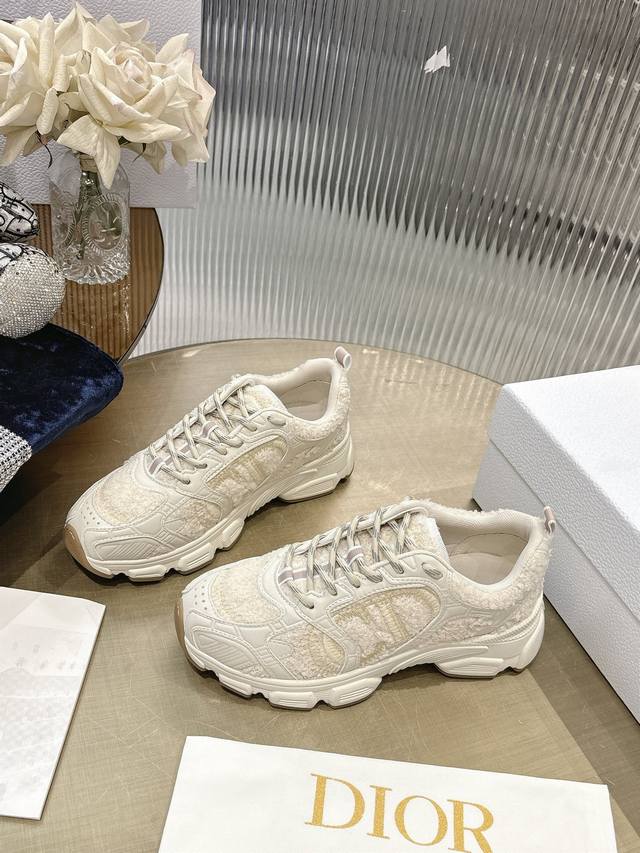 最新爆款 明星款2025主推爆品 全新发售的迪奥 Dior Chrono 新款休闲运动鞋跑鞋老爹鞋 真的酷毙了，未来感十足原版完美复刻！全对版材质 模具！！35