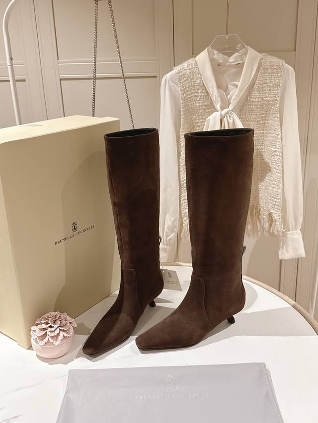 出厂价Pp： 独家款式！ 市场唯一对版 最高品质 独家开模款Brunellocucinelli 长靴的经典灵感定义了这款新的现代优雅风格。珍贵的进口小牛京皮上展
