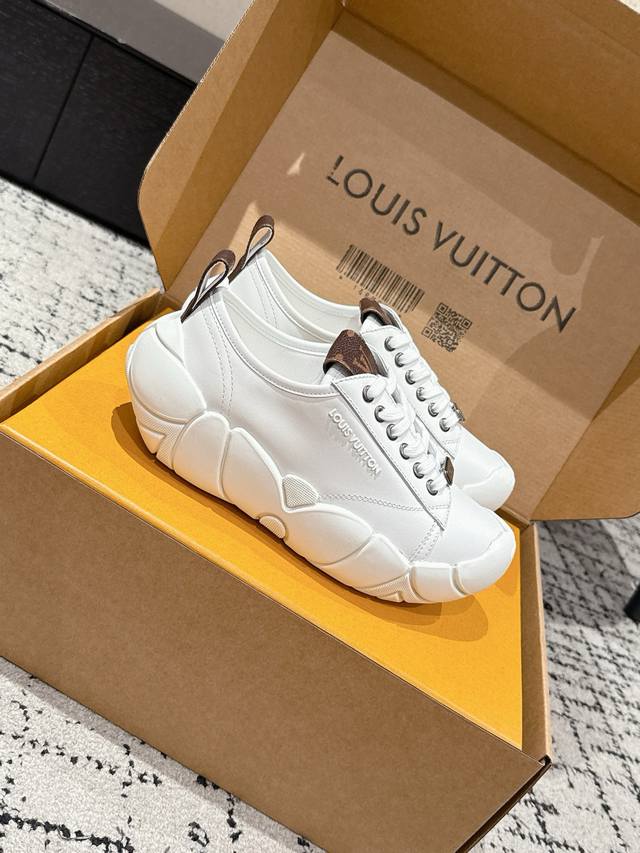 顶级版本 Lv 路易威登 最新 Bubble系列 云朵 面包鞋 休闲 厚底 运动鞋 原版购入开发 做货 这款Lv Bubble 运动鞋由女装艺术总监 Nicol