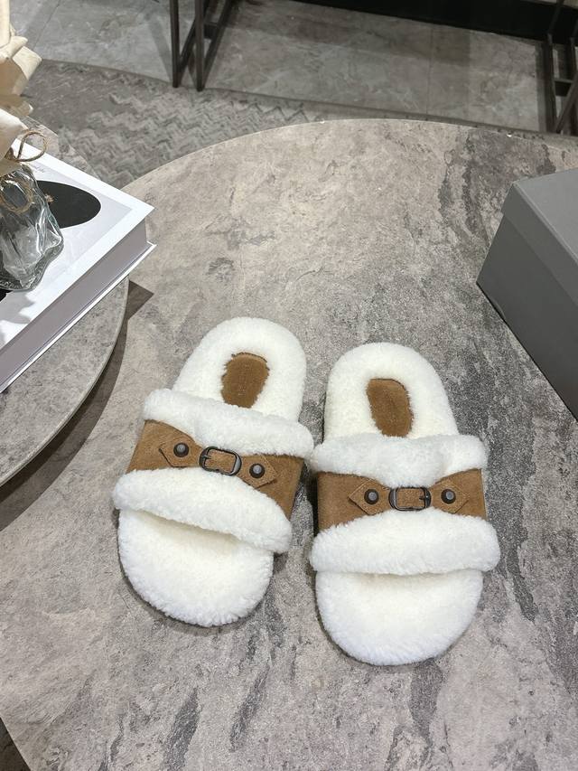 Balenciaga 25秋冬 新款毛毛拖 秋冬潮品巴黎世家毛拖 ！ 高级感满满当当V欧美名媛 明星 网红Girl 大爱款 精致鞋面缝纫走线 蓬松柔软 亲肤柔软
