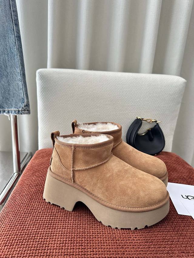 厚底人鱼超短靴｜原版购入代购级别 面料：100%翻毛皮革 衬里：羊皮毛 再生聚酯纤维制成的纺织滚边 7Cm轻盈Eva外底 Size：35-40