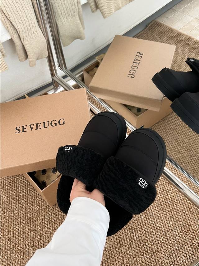 U+毛毛虫羊毛懒人拖 把冬日温柔踩在脚下 三色，35-40码！ 卷毛蓬松软Fufu，厚底显高又舒服～ 三色百搭，内里加绒暖呼呼， 这个冬天的宅家&出街幸福感它全