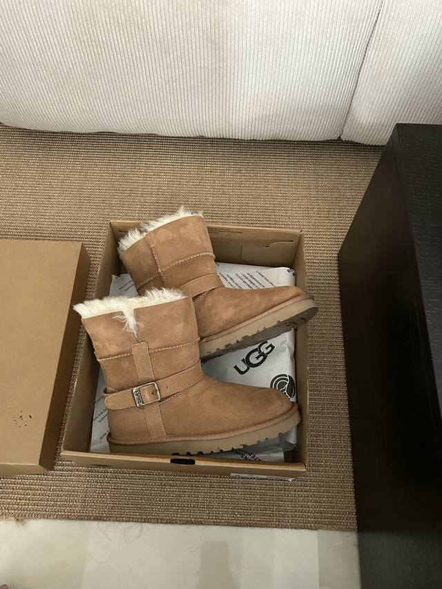 骑士薄底靴 低筒 隆丰A级皮毛一体 谁穿谁女神的款 可外翻两穿～怎么搭配怎么好看～ 栗色、灰色、羚羊棕、咖色 色现货！ Size：35 40