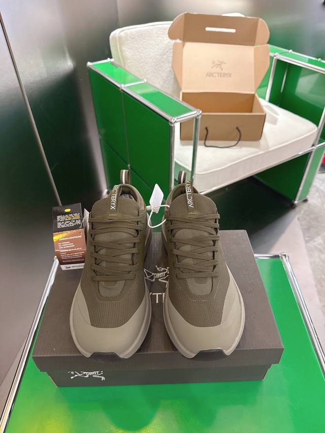 顶级版本 广货 K045 Arcteryx始祖鸟 Sylan 舒适织物防水透气 低帮跑步鞋 鞋子结构：中底Tpu底盘支持保护双脚3D模具制橡胶鞋头，一体化系带系