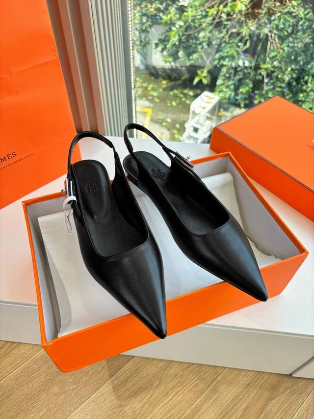 顶级品质G393所见即所得顶级品质Hermes爱马仕春夏最新Kelly扣时装玛丽珍乐福鞋经典的版型 搭配极具辨识度的马家上脚超级百搭好看时髦 超多明星网红种草