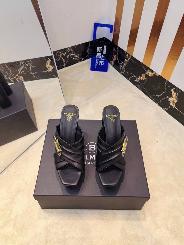 工厂P出 ，* 巴尔曼秋冬2025最新款走秀防水台时装高跟拖鞋 品牌巴尔曼由法国时装设计师 皮埃尔.巴尔曼 先生创立于1945年的老牌定制时装屋，与、并列成为二