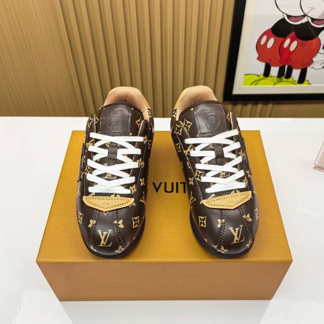 代购级女款 男款10 标配飞机盒包装 Lvfw25 Buttersoft潮流系列 小胖丁 面包鞋 阿甘鞋 运动鞋 Lv这双“胖墩墩”居然偷偷可爱到犯规！ 路易威