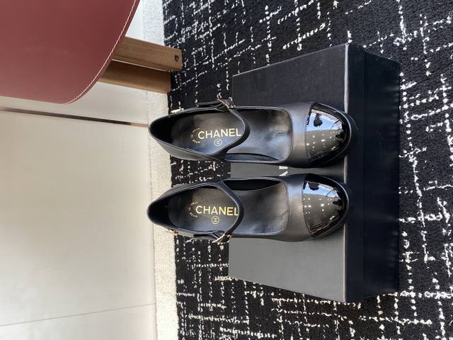 代购级 Chanel 小香 25Ss最新走秀时装 水台高跟鞋 顶级品质 轻奢而不累脚、上脚可随意搭配春夏的服饰、更加彰显质感和品味、简约中带奢华的外观、哪怕只是
