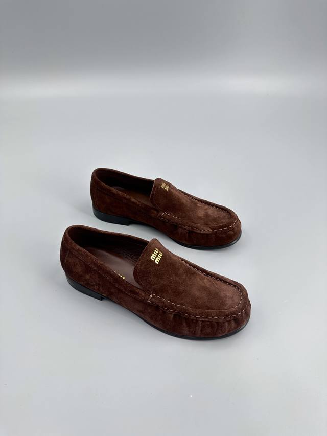 正确版 Miu Mi* * 25春夏 全新麂皮乐福鞋 三色 Miu烫金配麂皮系列喧起热潮神器 各路明星订货会试穿订购火爆超级休闲百搭闭眼入都是不会后悔 Zp开发