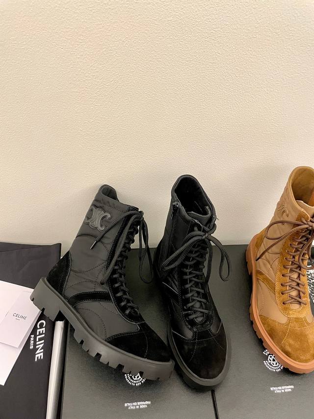 Celine 2025好物推荐美拉德泡绵马丁靴 短靴！ 厚底短靴..热度持续升级～长期款 高版本当季深受众多网红博主热捧，完美精修鞋楦小圆头，非常到位，线条流畅