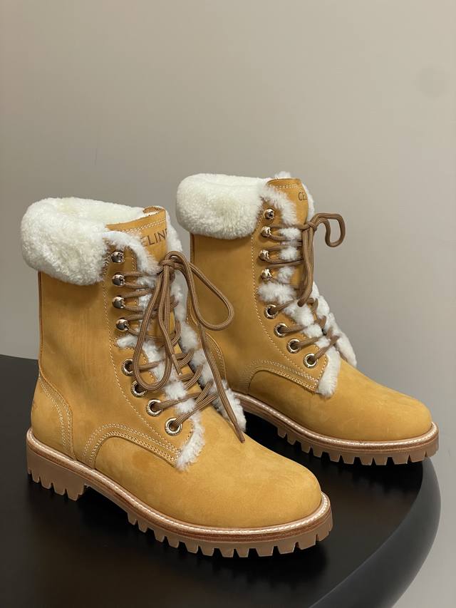 款 男款 赛琳最新复古系带情侣款乐福鞋厚底休闲鞋 网红爆款来袭！各大网红抢先体验、Celine网红Ins种草神器，非常复古风，气场十足单品，设计风格非常新颖，高