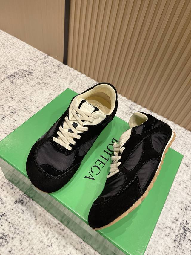 顶级版本 情侣款 女 男 Bottega Veneta 葆蝶家Bv最新款Orbit Flash系列 原版购入开发 做货 Bottega Veneta 以 90年