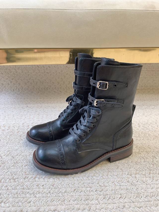 Lnfoll*Ss25新款双带系绳长靴 原版套楦 顶级品质 材质 鞋面：进口牛皮 内里：进口羊皮里 大底：真皮大底 码数：35-39 34.40.41定做不退不